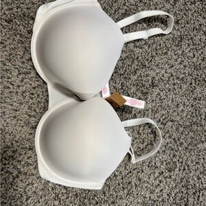 PINK Victoria's Secret White Bra